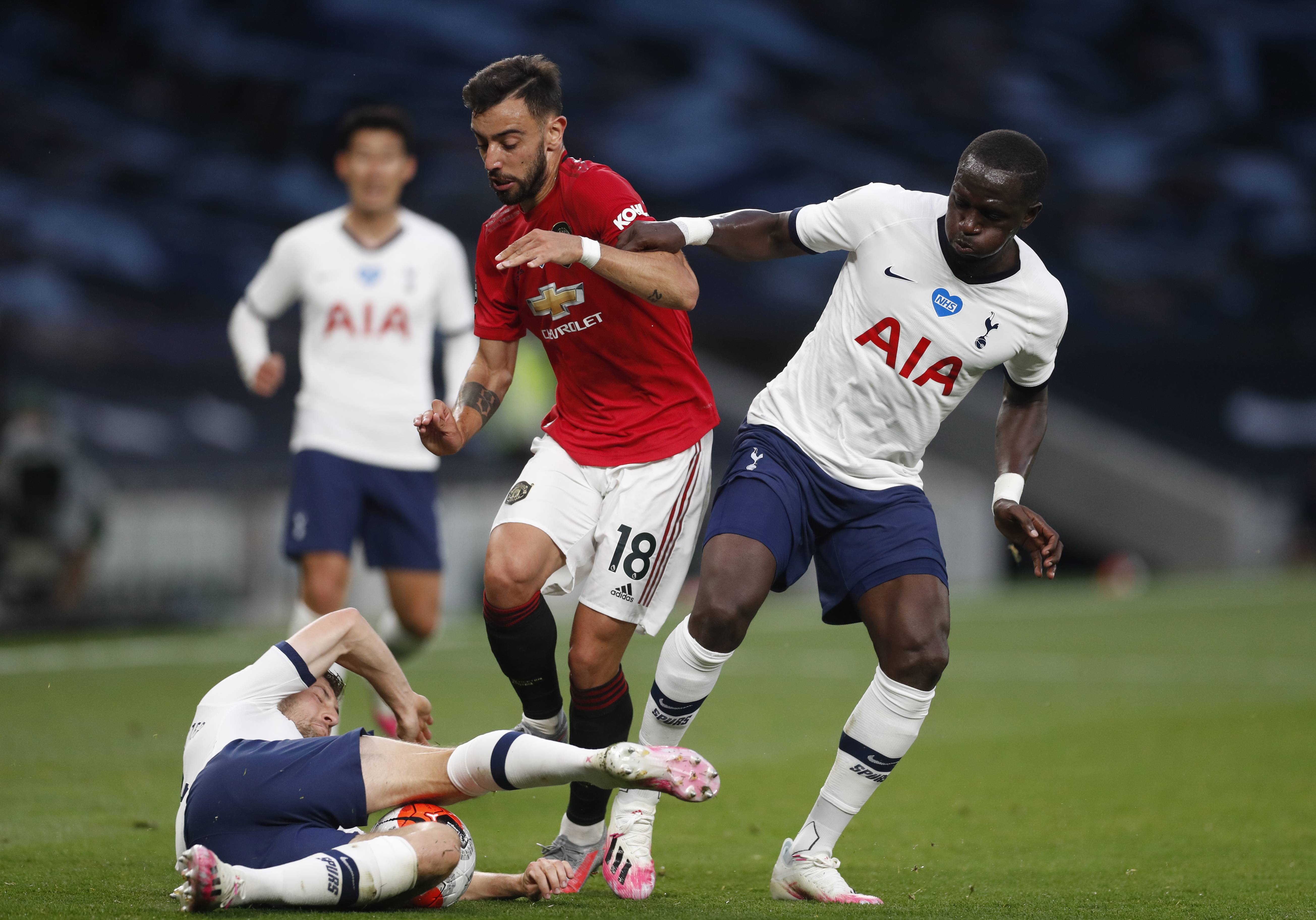 文图拉：执教意大利时媒体充满了敌意；现代足球充斥着表演（文图拉：执教意大利曾遭媒体敌视，当代足球过于表演化）